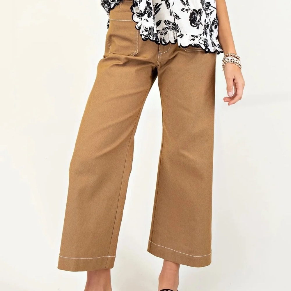 NWT Cropped Wide Leg Pants with Contrast Stitching in Khaki